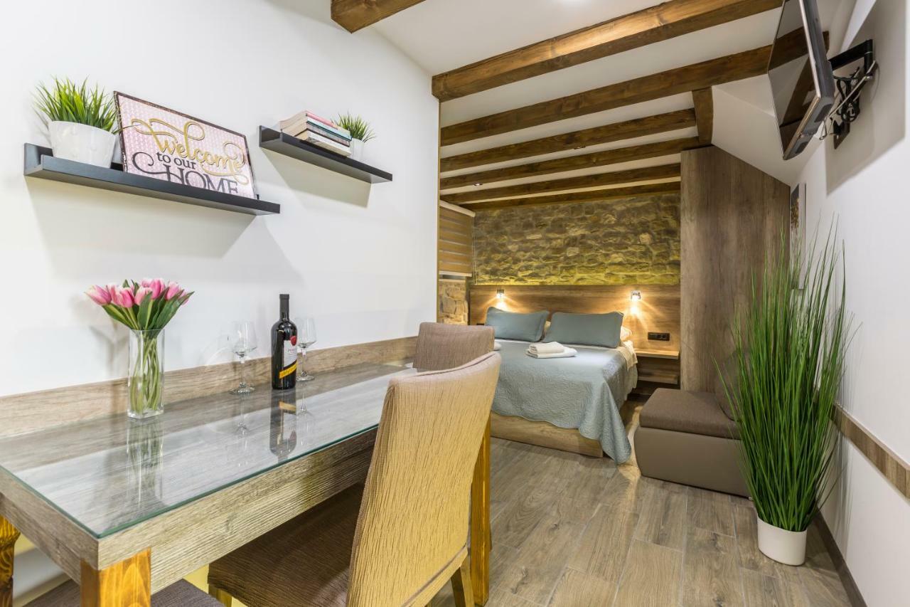 Apartament Reval Luxury Stone House Apartments****